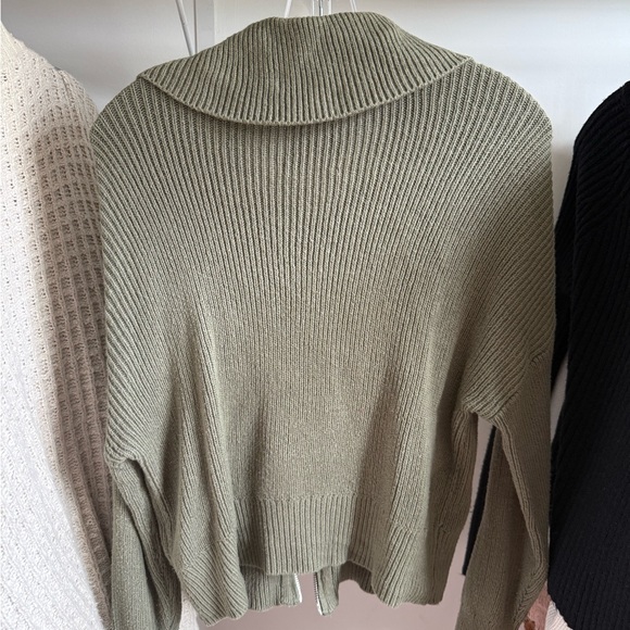 Abercrombie & Fitch Sage Green Women's Cardigan - Picture 2 of 2